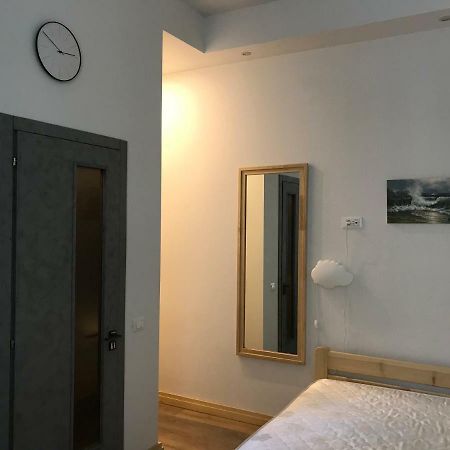 Апартаменты На Дворянская Odessa Exterior foto
